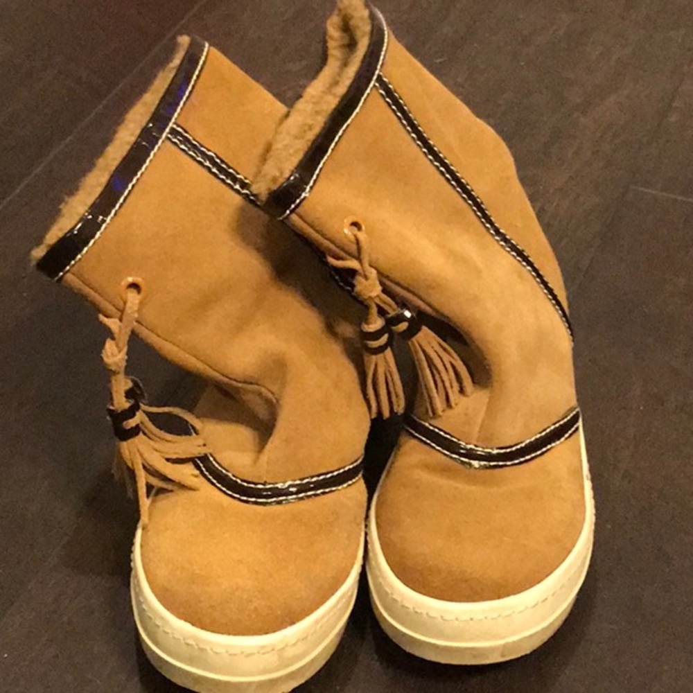 Brown Betsy Johnson booties